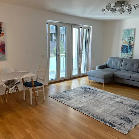 Moderne 4-zimmer In Apartment *