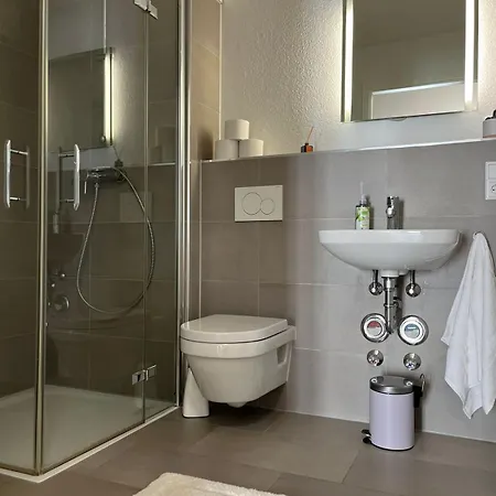Moderne 4-zimmer In Apartment *